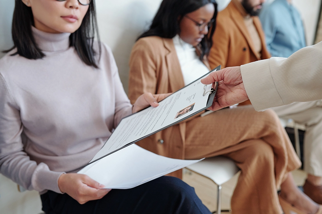 Effectief werven in een krappe arbeidsmarkt: Het belang van een duidelijke vacaturetekst